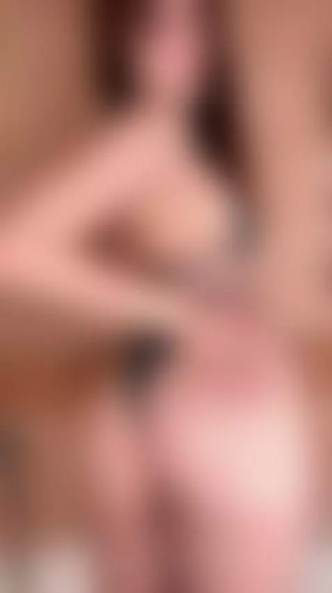 🔞Brunette with perfect body on full display 🍆 Join OF by ellieelthie