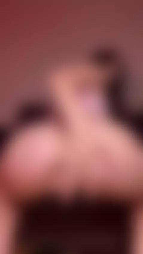 🔥Brunette in sensual pose after teasing 🍒 Exclusive OF by ellieelthie