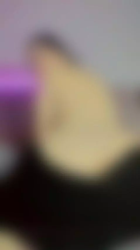 TWERKING HOT!! by niicolle-evanss