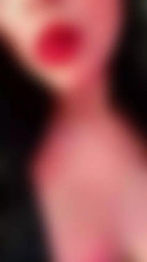 Kiss me? by seleneelujan