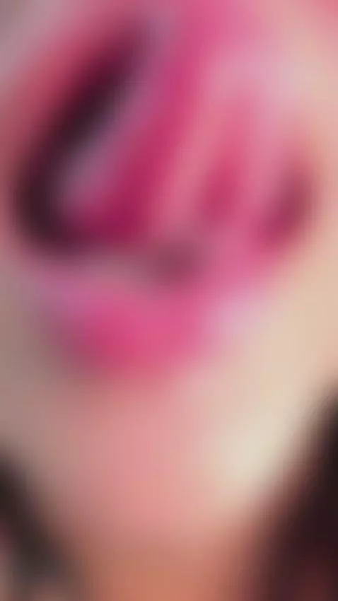 drooling on my 4 lips// babeando por mis 4 labios by sophi-karter