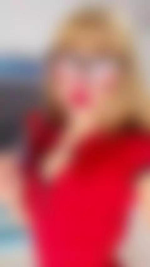 I have a gift for the new ones on my fansly💦👀🎀💖 by babyblush7