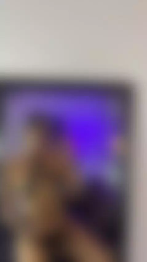 I am a hot brunette ;) by bad-giirll