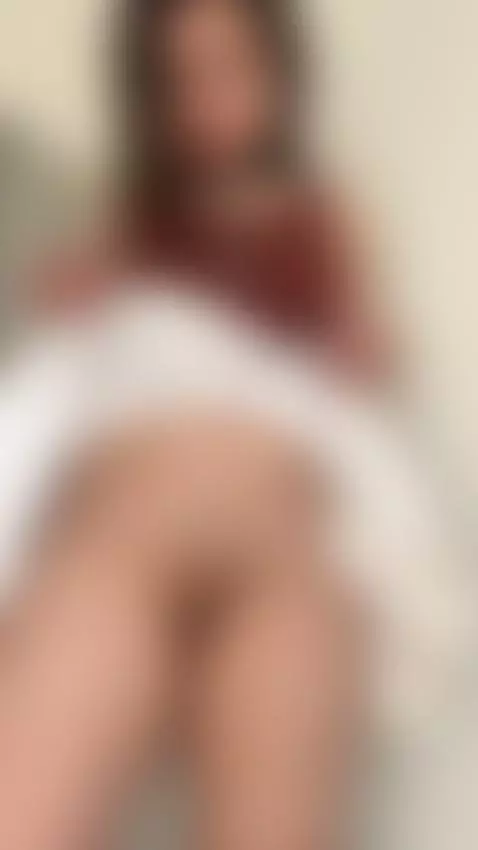 Big natural tits & big ass slut masturbating her clit wet 😻 ... by kyliefreya