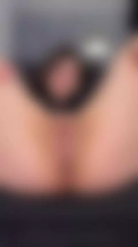 Natural big tits & thick big ass masturbating with clit fing... by kyliefreya