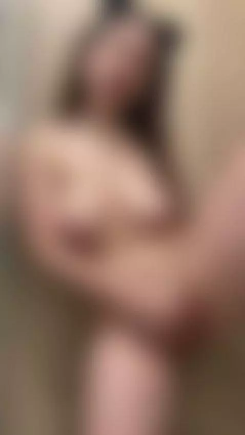 Big natural tits bouncing as I squirt everywhere during orga... by kyliefreya