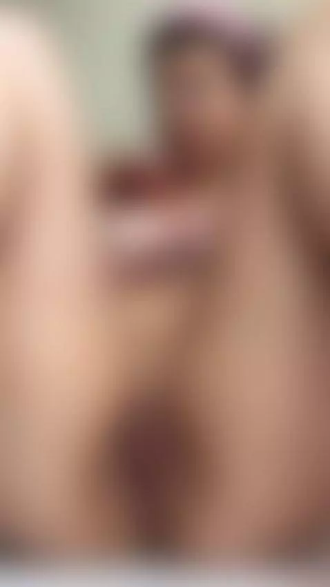 Nude brunette with legs wide open pink pussy. Sub OF by kyliefreya