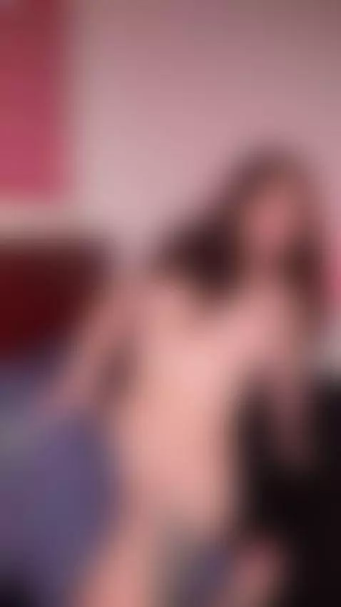 Curvy girl spreads wide and moans loud 💕 by ivaberg