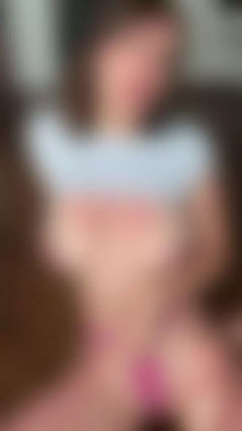 🍑Tattooed brunette shaking her thick round ass teasingly 😈 E... by lilimancester