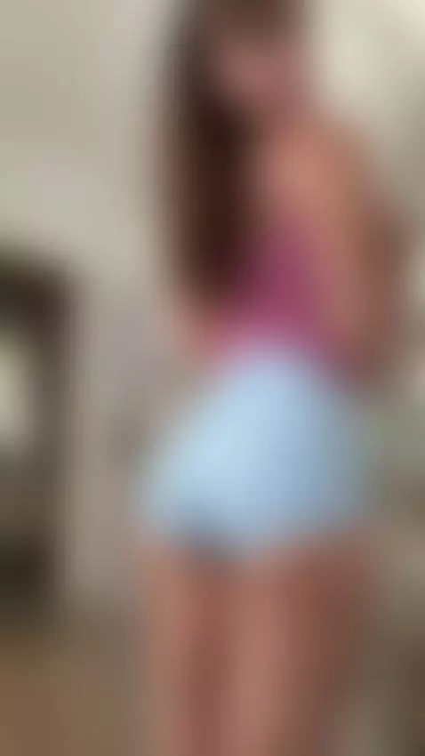 🍒Hard nipples visible through top on sexy brunette 😏 Unlock ... by lilimancester