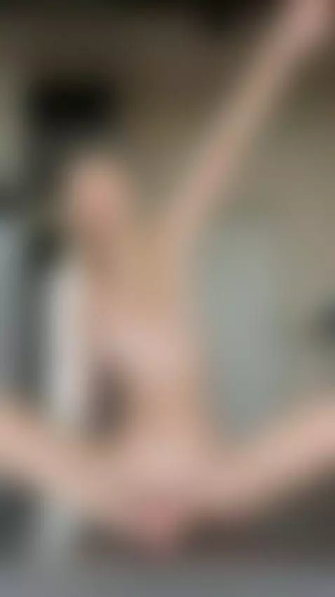 😈Young blonde spreading her legs for you 🍆 Unlock OF by ariadollsnow