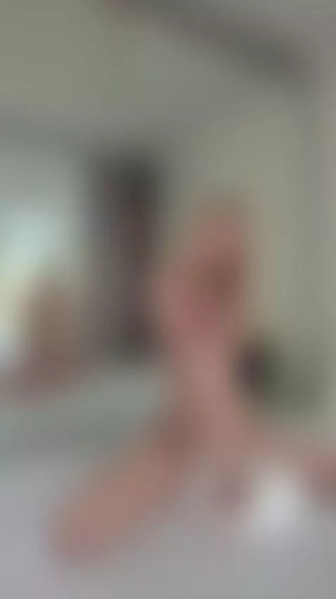 😈Young blonde spreading her legs for you 🍆 Unlock OF by ariadollsnow