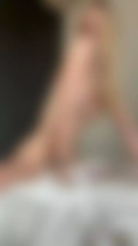 🔥This young blonde is dripping down her slim thighs 🍑 Join O... by ariadollsnow