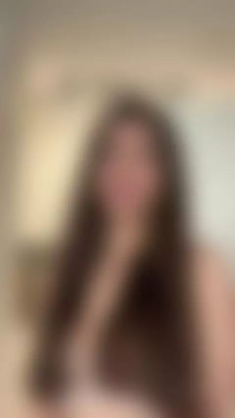 🍑Long haired brunette rolling her hips seductively 😈 Unlock ... by esthergrace23