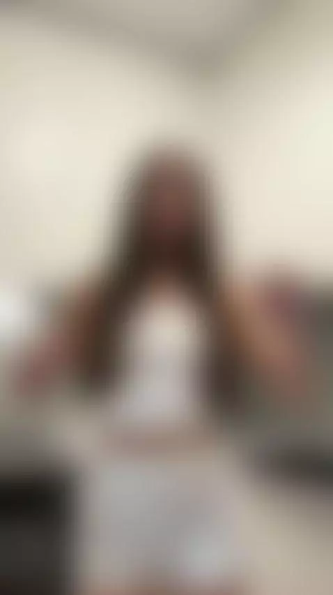 😏Brunette framing her face with her big breasts 🍑 Unlock OF by esthergrace23