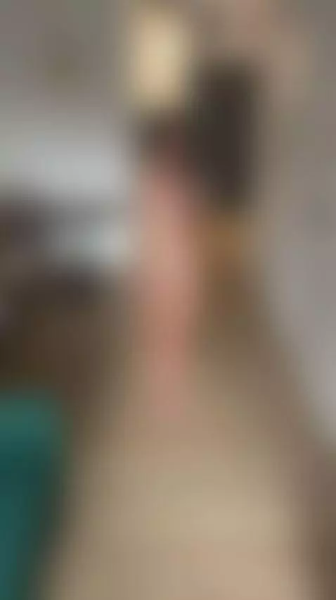 😏Brunette framing her face with her big breasts 🍑 Unlock OF by esthergrace23
