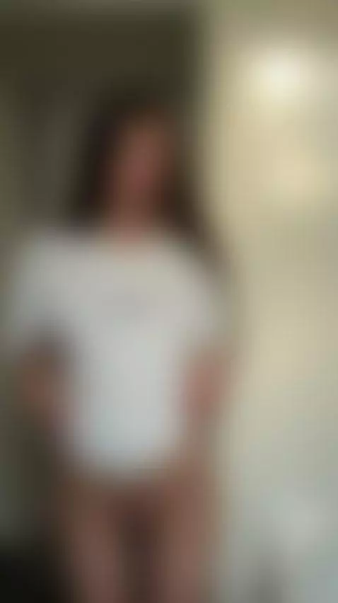 💦Long haired brunette trembling hard 😈 See my OF by esthergrace23