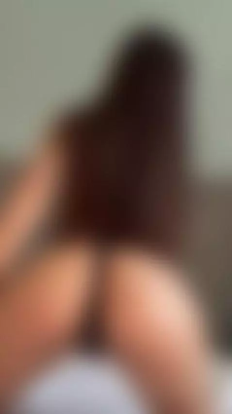 🔞Brunette with long wavy hair spreading wide 🍆 Join OF by esthergrace23