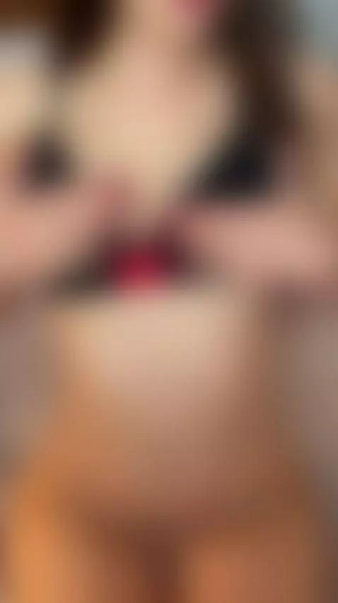 🍒Big tits brushing sensitive skin 😏 Naughty OF by esthergrace23