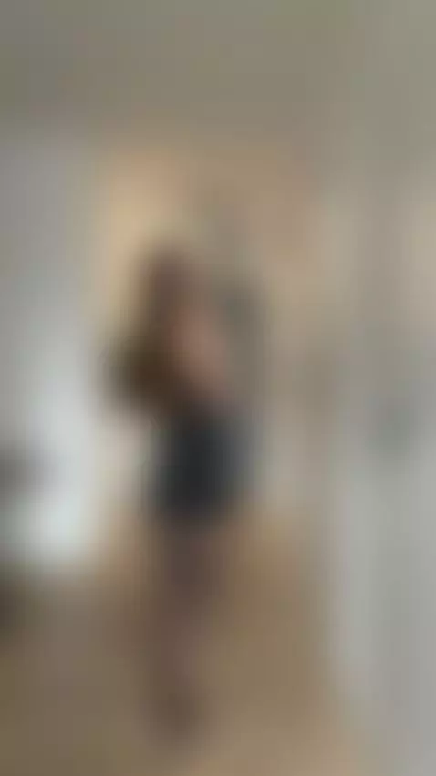 🍑Brunette ass up and ready in panties 😈 Exclusive OF by esthergrace23