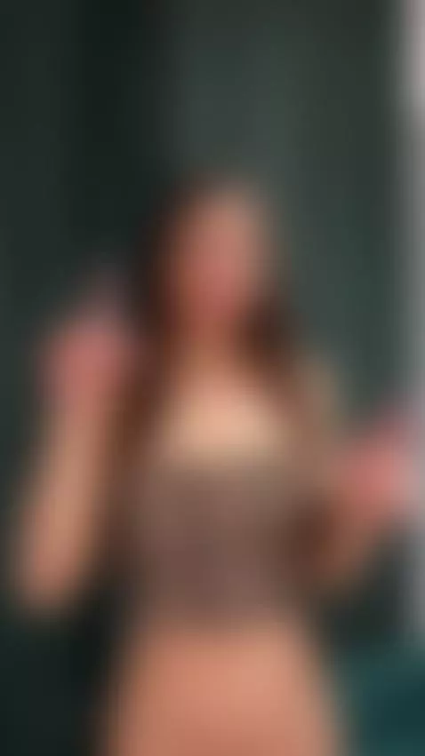 🍒Huge perky tits squeezed together on brunette 😈 On OF by esthergrace23
