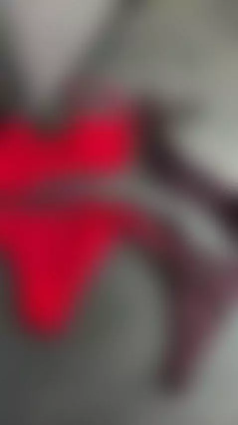 🍒Huge perky tits squeezed together on brunette 😈 On OF by esthergrace23
