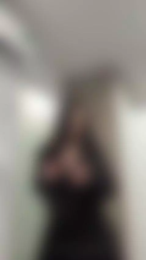 I know how to hold attention 😏🖤
Let's check on OnlyFans by purpledragonn