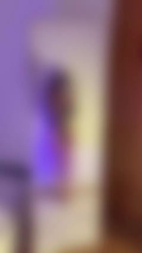 Teasing energy.
And a lot more waiting on my OnlyFans 👀 by luciamorriss