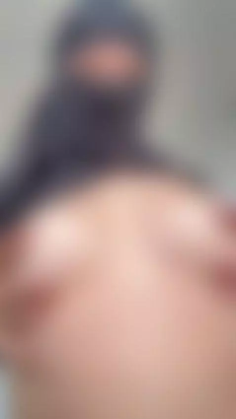 Do you want to see the whole thing? 👀🔥
OnlyFans by aiishaheliotrope