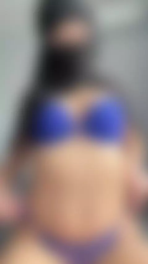 Aishaaa begging cock with shaved tight lips by aiishaheliotrope