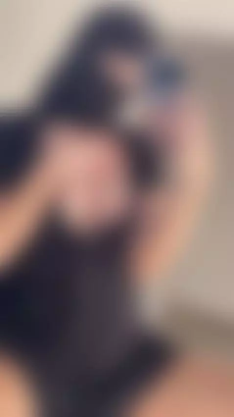 Do you want to see the whole thing? 👀🔥
OnlyFans by aiishaheliotrope