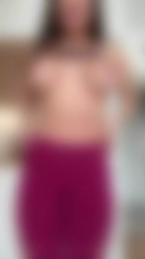 Do you want to see the whole thing? 👀🔥
OnlyFans by yourmightymia