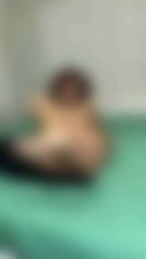 legs and body are just incredible. by redwildy