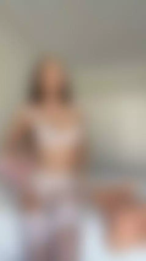 I like it when you talk to me while I play 🗣💋 by realsybila