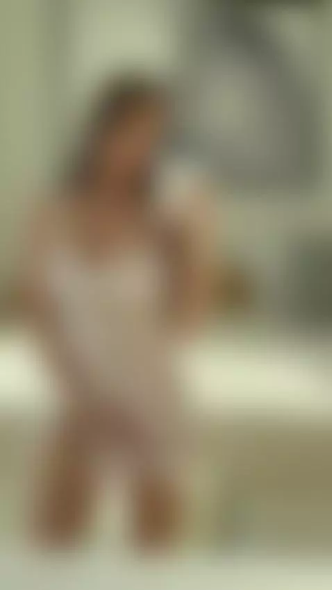 You like slow teases or fast ones? Asking for science 🧪💋 by realsybila