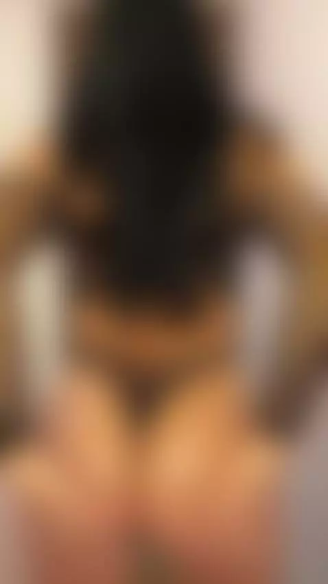 Follow this  butt.. by naatalia