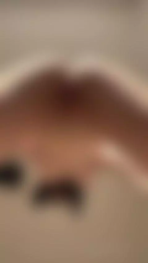 Imagine my lips around you… soft, wet, and hungry 😈💦 by dashaaltik