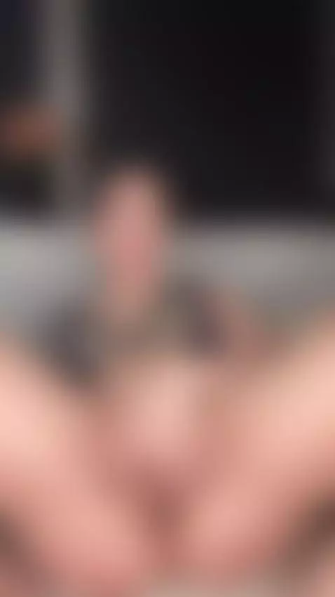 One look and you’re already hooked 💋👀 by kamynamy