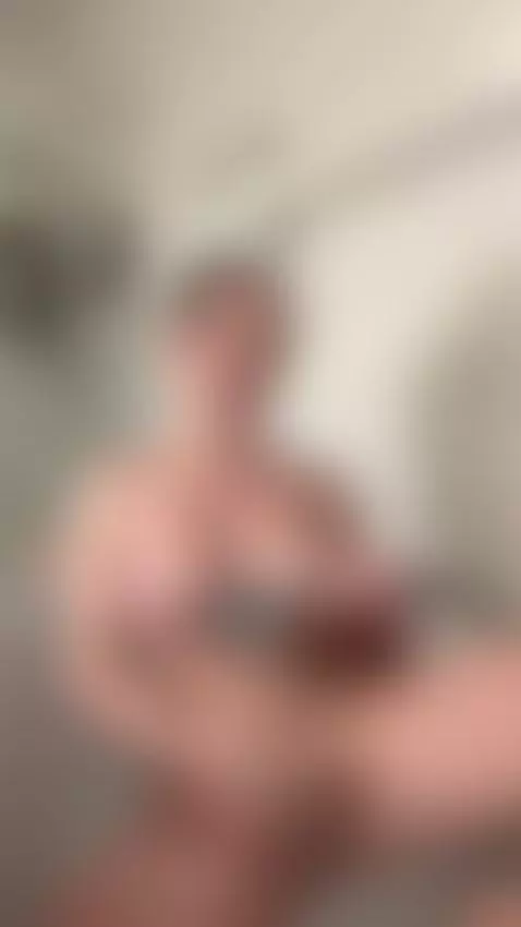 Sometimes I want to be kissed sweetly… sometimes roughly 💋🔥 by kamynamy