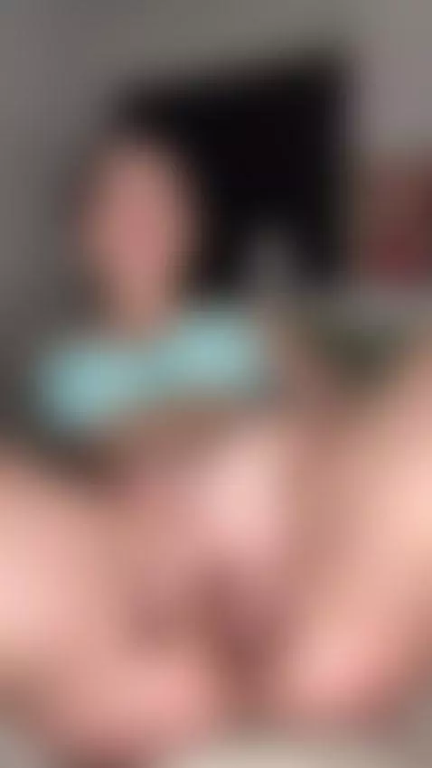 The air shivers against my lips 😏🔥 by kamynamy