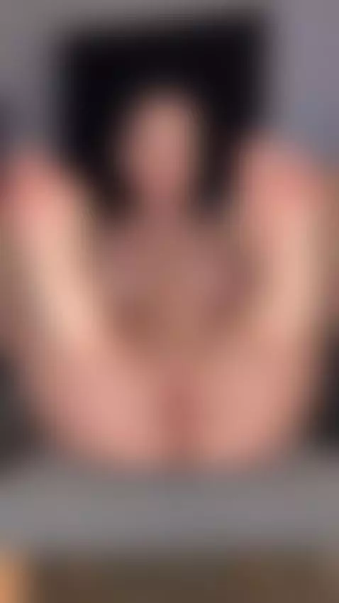 The glow blushes along my ribs 💦🩶 by kamynamy