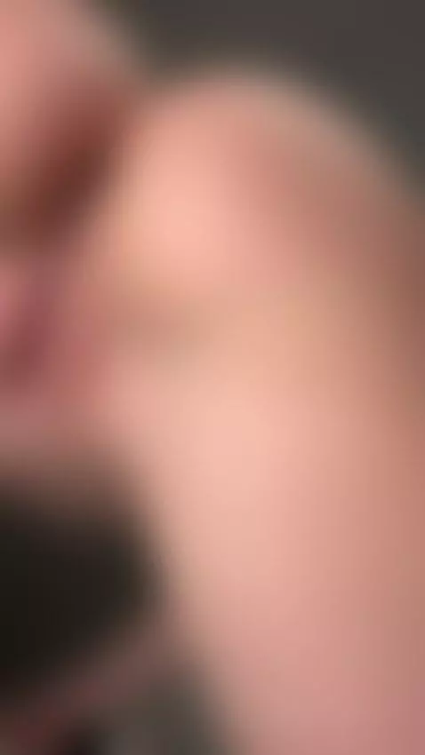 My eyes glow warmer than the room 😈💧 by kamynamy