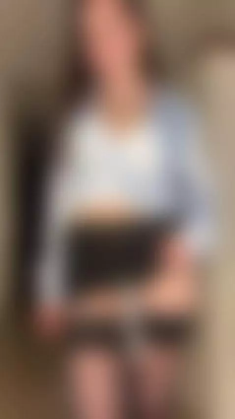 The air brightens when I shift 😏🔥 by kamynamy