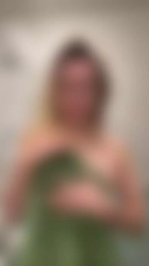 😏 Want a taste of pure temptation? Unlock my OnlyFans tonigh... by barbieblonde01