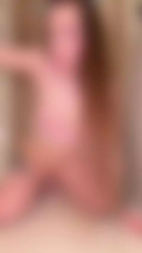 fuck me hard against the wall by chloeex