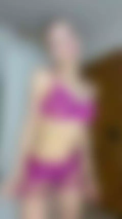 🍑Slim brunette’s tight ass in tiny shorts 😈 Exclusive OF by sunnygabi