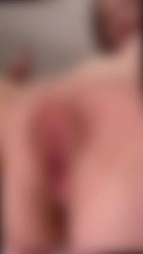 Wet pussy glistening as she grinds slow 🖤 by missfrogg