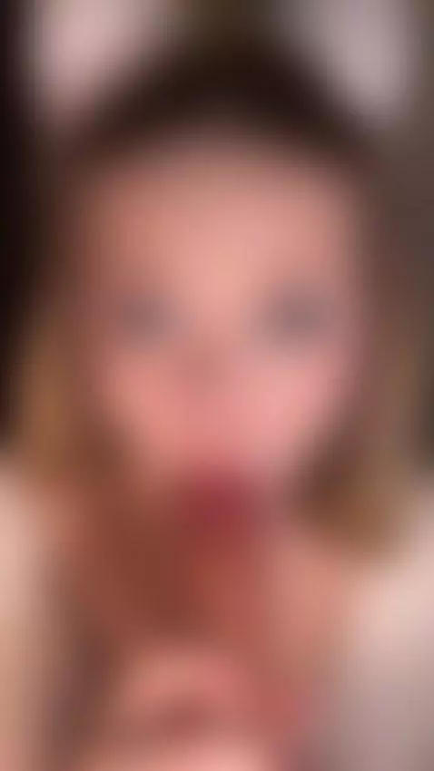 Wet lips sucking cock deep down throat 🤤 by missfrogg