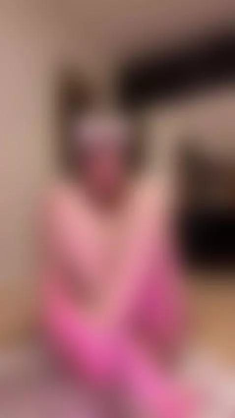 Pink bunny girl wiggles her toes right in your face 💦 by missfrogg