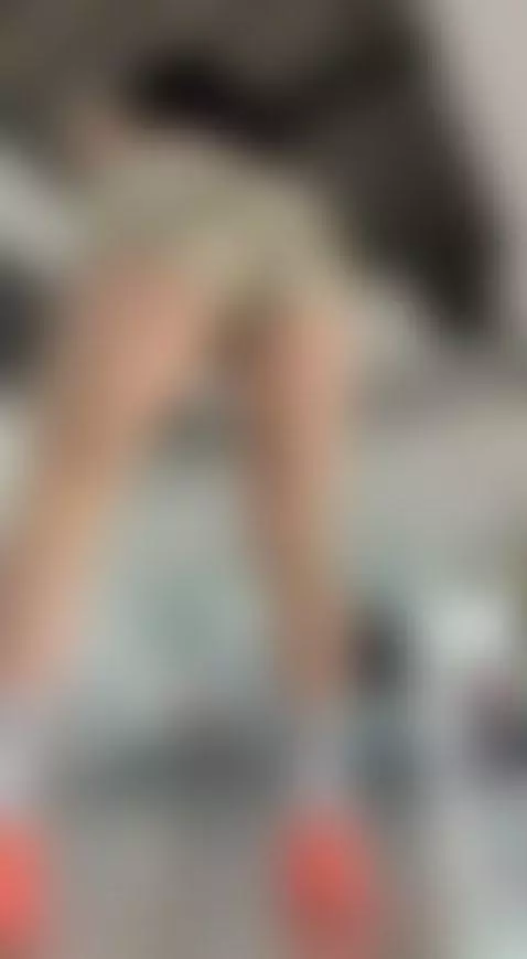 Gym tease: legs that stop traffic 💪 by avabooty